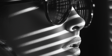 Between the Lines: Sizelle Captures the Nameless Emotions of “Unwords”